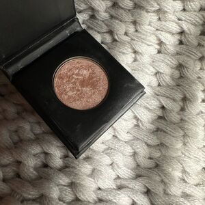 Crunchi eyeshadow in curiosity